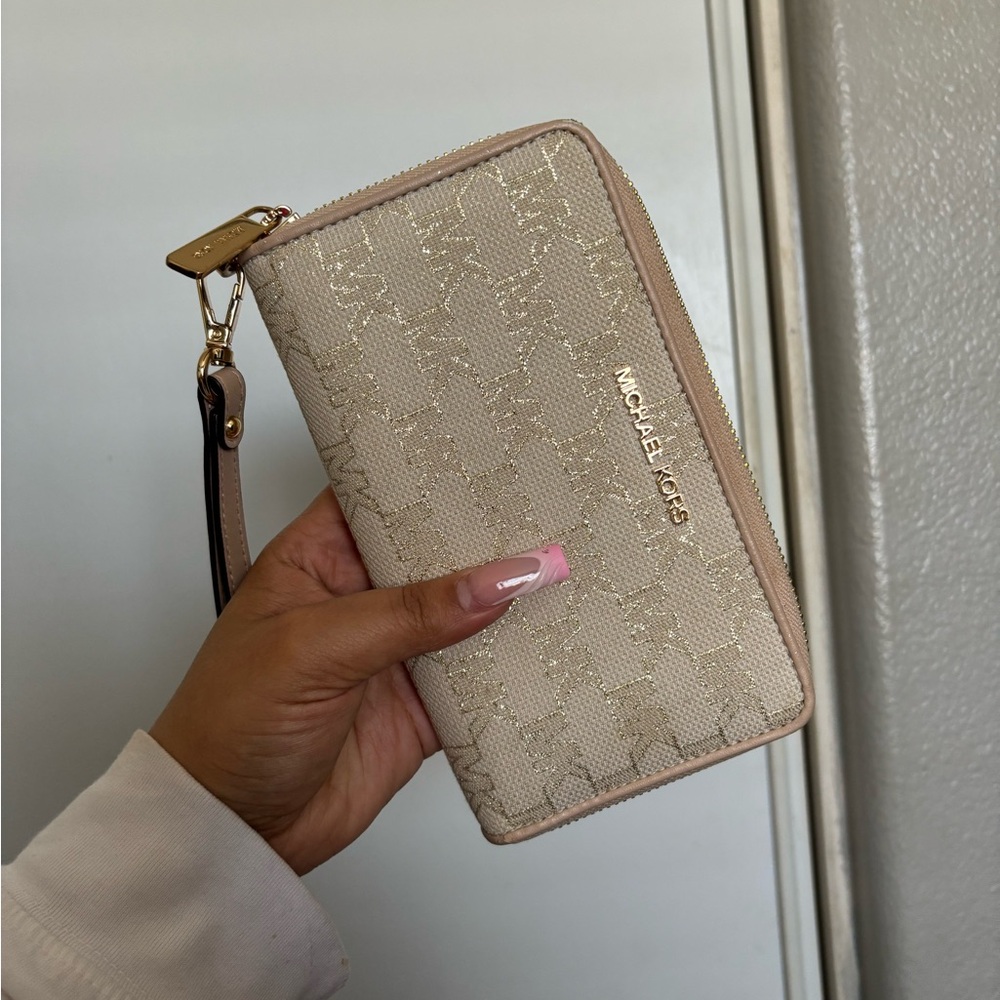 Michael Kors Cream Wristlet Wallet